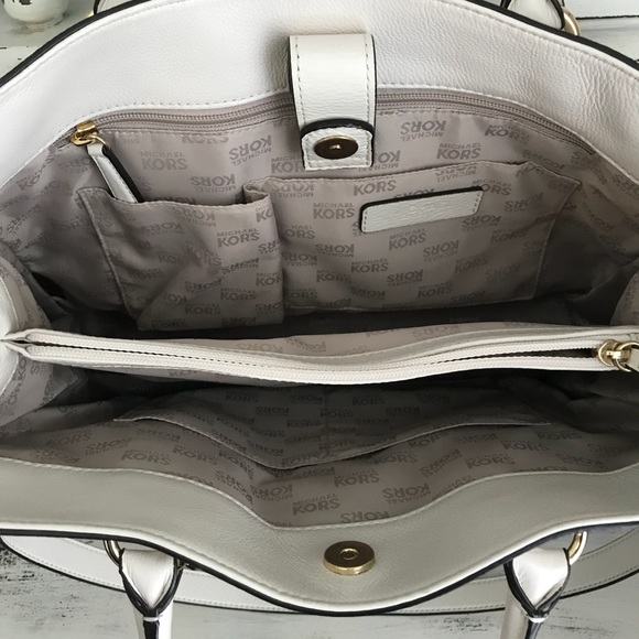 White Michael Kors Hamilton bag ❤️ - Picture 5 of 5